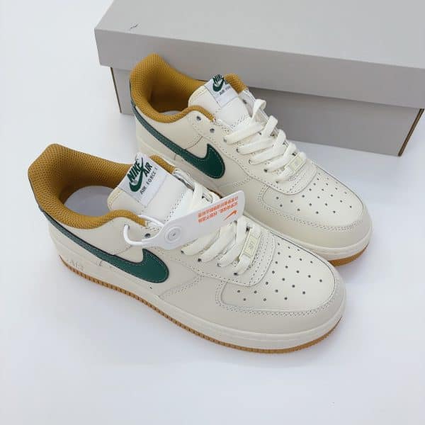 Court Classic Low – Cream Beige & Green Gum