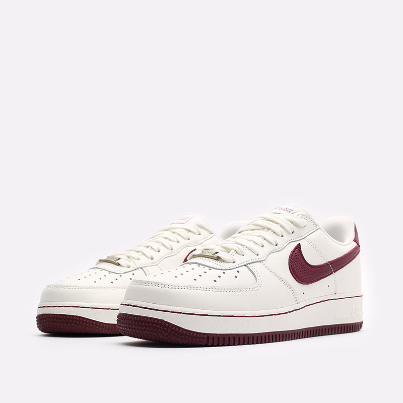 Court Luxe Low – Dark Beetroot